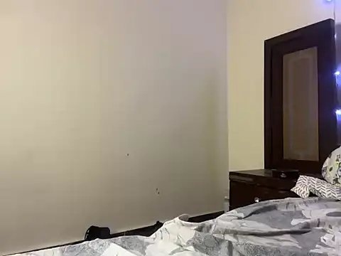 Hersheykaur online show from April 16, 9:39 pm