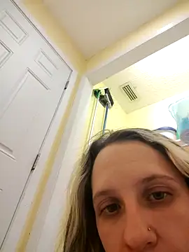 sexyymeli online show from March 31, 7:43 am