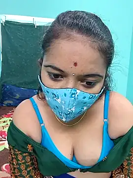 Snapshot of Tamilkannadacouple chatting on February 23, 5:30 am Tamilkannadacouple online show from February 23, 5:30 am