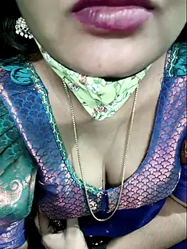 Snapshot of Tamilkannadacouple chatting on May 7, 6:11 pm Tamilkannadacouple online show from May 7, 6:11 pm