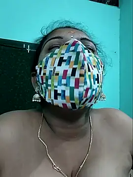 Snapshot of Tamilkannadacouple chatting on May 4, 6:22 pm Tamilkannadacouple online show from May 4, 6:22 pm