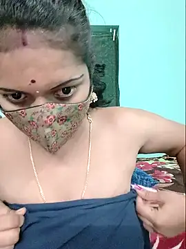Snapshot of Tamilkannadacouple chatting on April 22, 6:14 pm Tamilkannadacouple online show from April 22, 6:14 pm