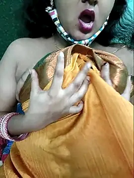 Snapshot of Tamilkannadacouple chatting on May 2, 6:02 pm Tamilkannadacouple online show from May 2, 6:02 pm