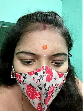 Snapshot of Tamilkannadacouple chatting on May 21, 6:05 pm Tamilkannadacouple online show from May 21, 6:05 pm