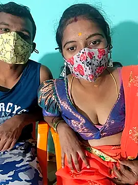 Snapshot of Tamilkannadacouple chatting on February 9, 5:38 am Tamilkannadacouple online show from February 9, 5:38 am