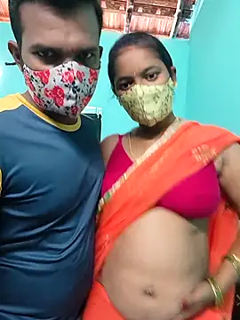 Snapshot of Tamilkannadacouple chatting on February 12, 5:18 am Tamilkannadacouple online show from February 12, 5:18 am