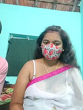 Snapshot of Tamilkannadacouple chatting on February 14, 4:40 pm Tamilkannadacouple online show from February 14, 4:40 pm