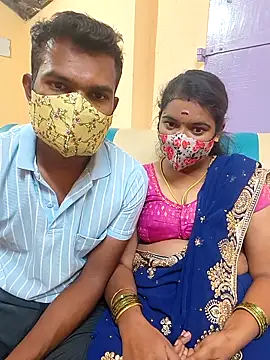 Snapshot of Tamilkannadacouple chatting on February 8, 4:26 pm Tamilkannadacouple online show from February 8, 4:26 pm