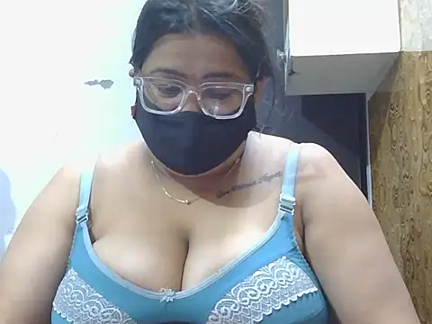 GangbangCouple online show from May 17, 5:46 pm