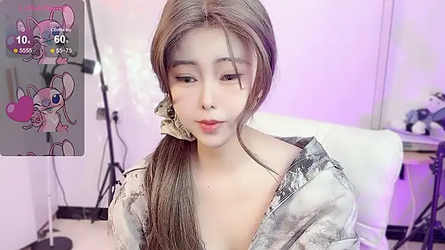 Memeli0 online show from February 13, 9:59 pm