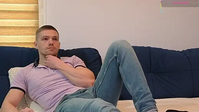 Snapshot of JulianTurner chatting on February 9, 1:31 pm JulianTurner online show from February 9, 1:31 pm