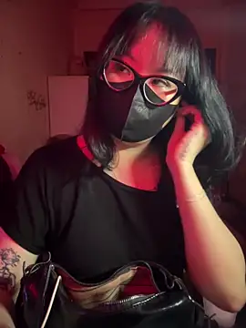 HaleyKin online show from March 27, 5:58 pm