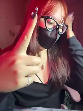 HaleyKin online show from March 7, 6:24 pm