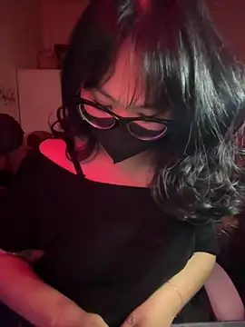 HaleyKin online show from March 30, 6:42 pm