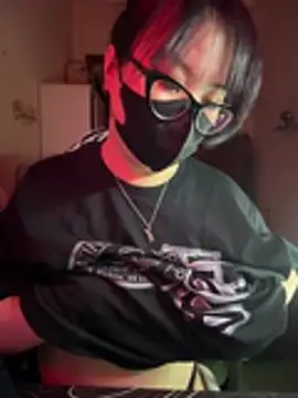 HaleyKin online show from April 12, 3:37 pm