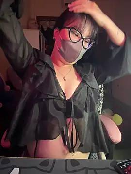 HaleyKin online show from April 27, 3:54 pm
