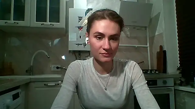 DeanneGilcher online show from March 6, 5:08 pm
