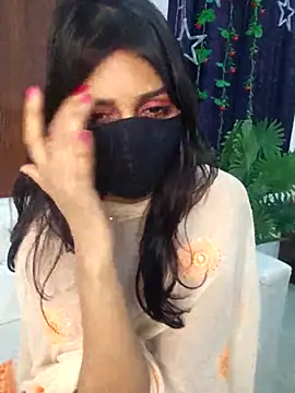 Snapshot of KavyaCurves chatting on February 6, 11:06 am KavyaCurves online show from February 6, 11:06 am