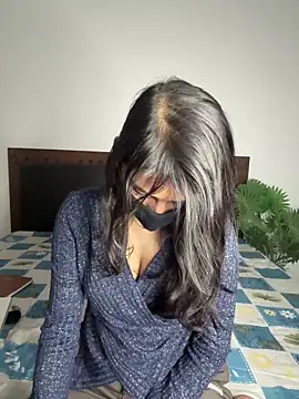 Snapshot of KavyaCurves chatting on February 9, 1:09 pm KavyaCurves online show from February 9, 1:09 pm