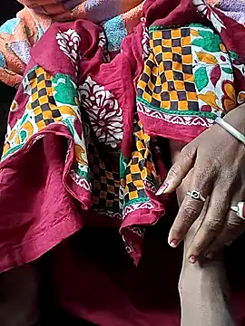 Snapshot of Sweet-runi chatting on February 19, 1:57 am Sweet-runi online show from February 19, 1:57 am