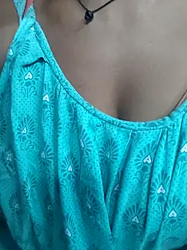 Snapshot of Sweet-runi chatting on July 2, 3:23 am Sweet-runi online show from July 2, 3:23 am