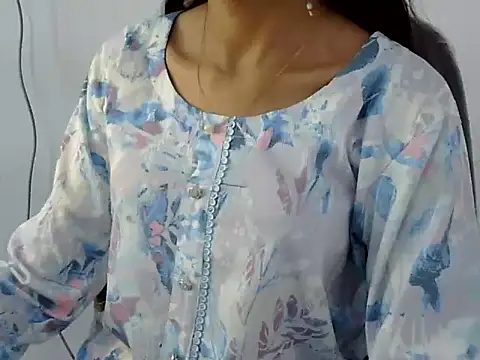 Mehaak  online show from April 3, 7:15 am