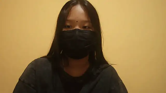 PRENCY CUTE online show from April 4, 9:05 am