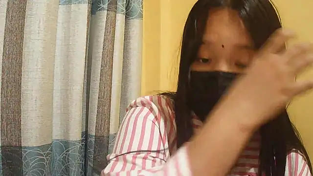 PRENCY CUTE online show from April 4, 9:10 pm