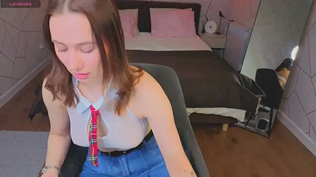  Kiki angel  online show from April 22, 9:27 am