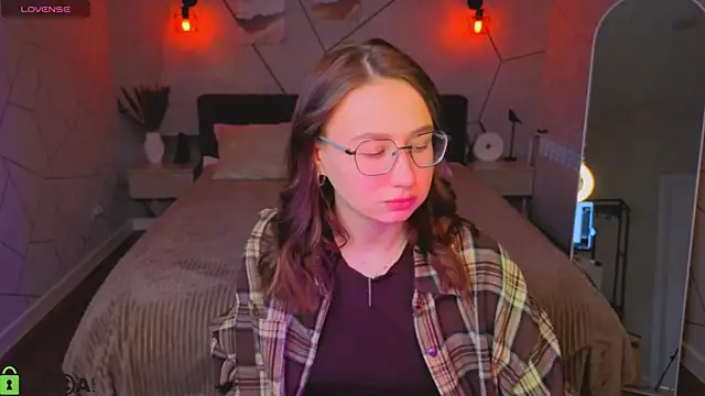  Kiki angel  online show from April 4, 9:38 am