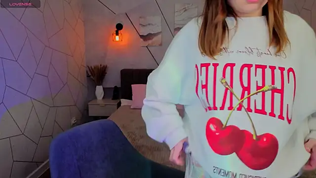  Kiki angel  online show from April 11, 1:13 am