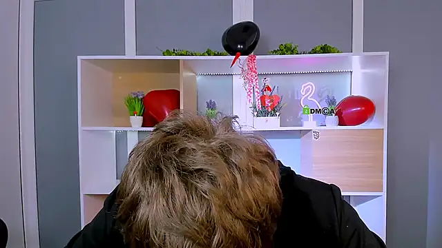 Snapshot of emil_lucky chatting on February 14, 11:10 am emil lucky online show from February 14, 11:10 am