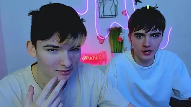 Snapshot of emil_lucky chatting on February 21, 7:27 pm emil lucky online show from February 21, 7:27 pm