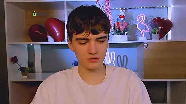 Snapshot of emil_lucky chatting on February 16, 12:37 pm emil lucky online show from February 16, 12:37 pm