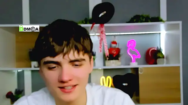 Snapshot of emil_lucky chatting on February 19, 12:24 pm emil lucky online show from February 19, 12:24 pm