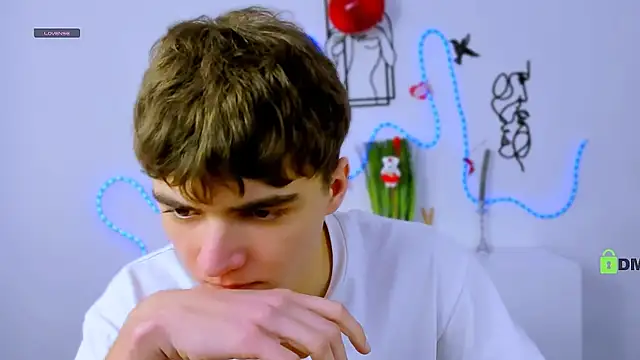 Snapshot of emil_lucky chatting on February 18, 12:34 pm emil lucky online show from February 18, 12:34 pm