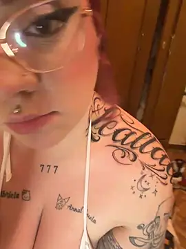 Diablita13 online show from February 11, 11:59 pm