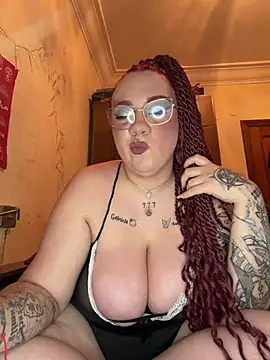 Diablita13 online show from February 8, 11:35 pm