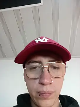 Snapshot of Emmanuel_Lust chatting on February 21, 12:07 pm Emmanuel Lust online show from February 21, 12:07 pm