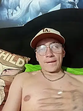 Snapshot of Emmanuel_Lust chatting on February 11, 1:38 am Emmanuel Lust online show from February 11, 1:38 am