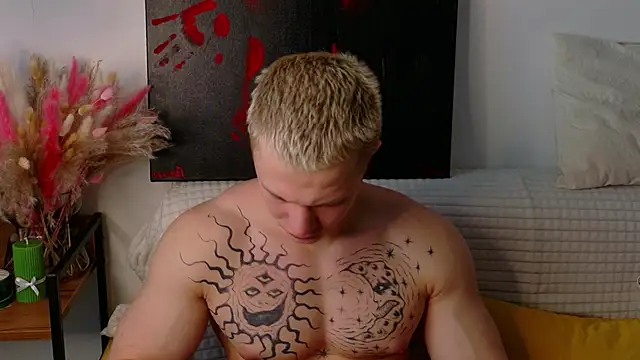 SterlingNoir online show from February 18, 9:39 am