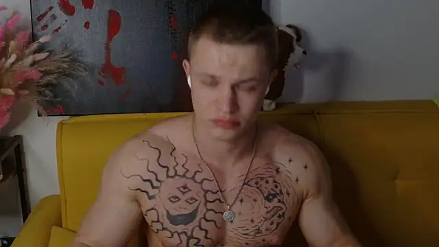 SterlingNoir online show from April 13, 9:19 pm