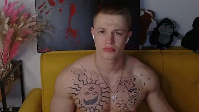 SterlingNoir online show from April 8, 9:05 pm