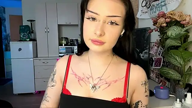 Snapshot of annicefeel chatting on February 25, 2:06 pm annicefeel online show from February 25, 2:06 pm