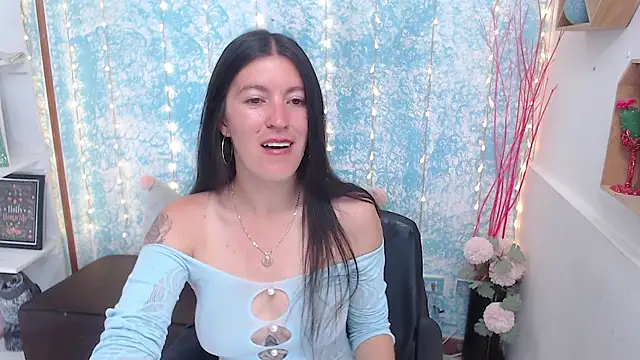 HannaOwen  online show from March 4, 2:03 pm