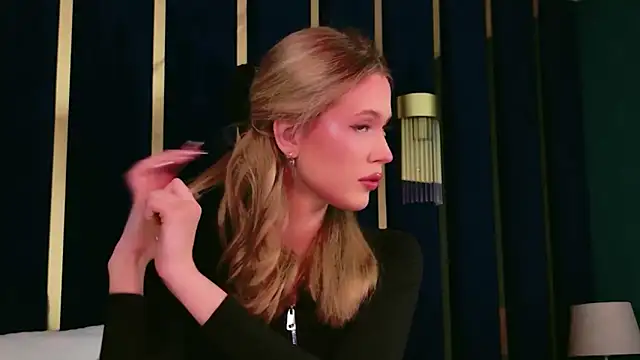 Beckie White online show from March 23, 9:36 pm