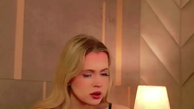 Beckie White online show from March 21, 9:08 pm