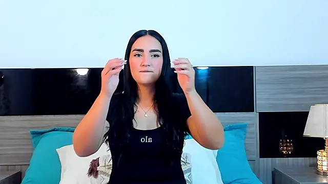 MaraGrief  online show from April 17, 11:35 am