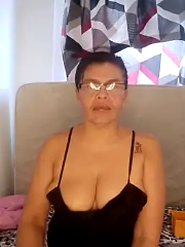 jennifer 0717 online show from April 4, 11:39 am