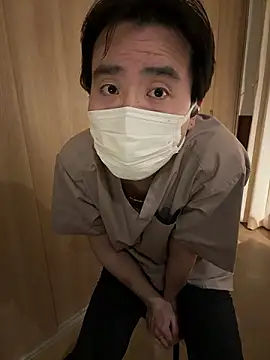 shizuku-kun211 online show from April 8, 4:30 pm